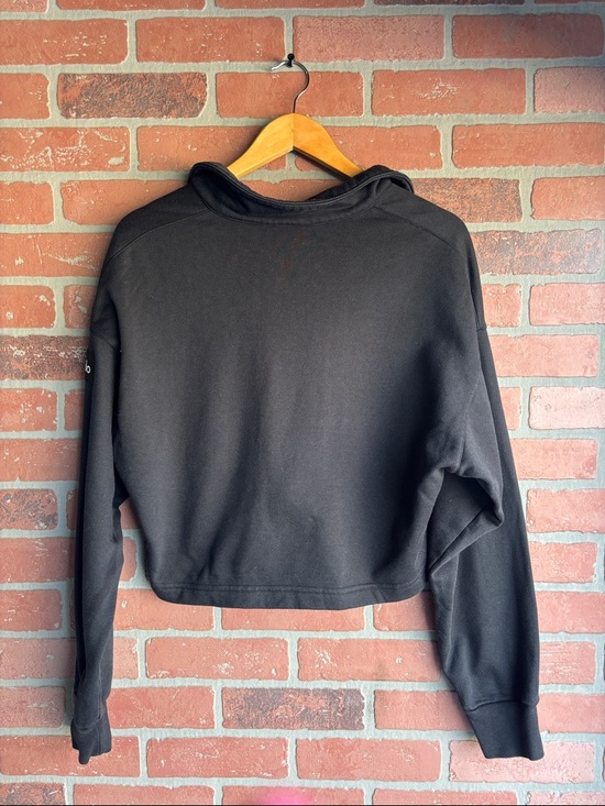 ALO Yoga Black Cropped Sweatshirt - Picture 3 of 5